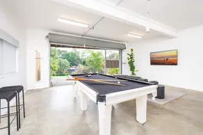Uralla House - Urban Bush Retreat, centrally located with 2 Master Bedrooms - Image 4
