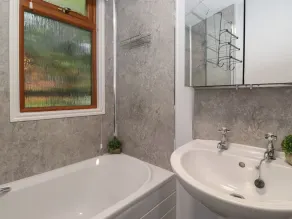 JACMAR LODGE, pet friendly, with a garden in Windermere - Image 4