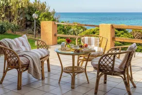 Villa på bredden af Sorso marina, 3 soveværelser, veranda med udsigt over havet, have - Image 4