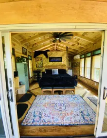 1 bed 1 bath Treehouse called the Firetower - Image 4