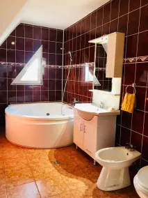 Private 4 Bedroom Villa with Mountain View - Image 4