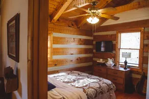 Fully furnished log cabin, family and pet friendly. - Image 5