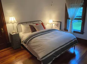 Charming Riverside Retreat Getaway with Scenic Views - Image 2
