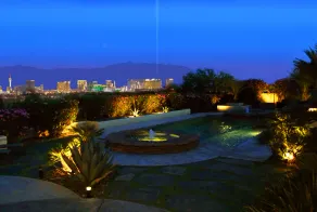 Licenseret Luksus Moderne Estate, Amazing Strip Views! Mins to Strip, Convention - Image 4
