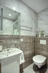 Iconic 150m² 4BR near Opera - Hidden Gem Renovated - Image 3