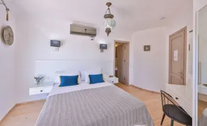 Fabulous Setting. Peaceful Location. Breathtaking sea views. Luxury villa. - Image 5