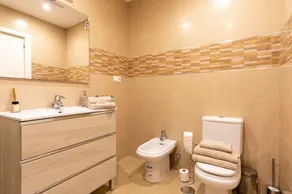 Maison de vacances \"Villa moderne avec piscine privée\" avec vue sur la mer, Wi-Fi et climatisation. - Image 3