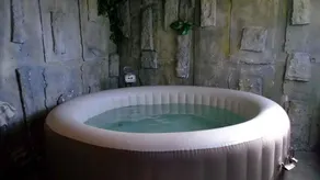 Rifugio Svahova con camino, sauna, campo da tennis, vasca idromassaggio e piscina esterna - Image 2