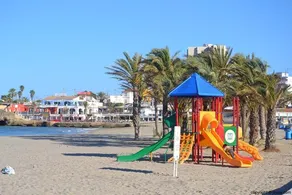 Bel appartement 3 chambres avec parking privé,  jardins, piscines, à la plage - Image 2