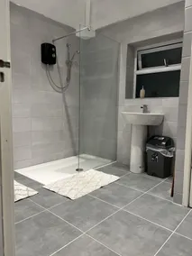Two bedroom house , in a lovely neighbourhood, with a lot amenities around - Image 3