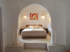 Magnificent villa with swimming pool, quiet location, close to the beach and tourist activities - Image 3
