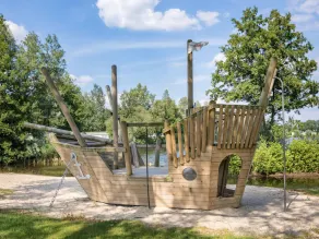 Premium Lodge Near Recreation Lake - Image 4
