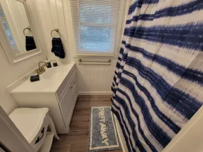 Promise Point, Bay Front home with dock 3BR 2BA surrounded by water - Image 2
