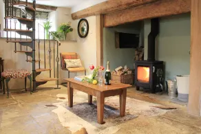 Bramley Cottage Romantic Bolthole Sleeps 2 (Dog Friendly) Near Award Winning Pub - Image 3