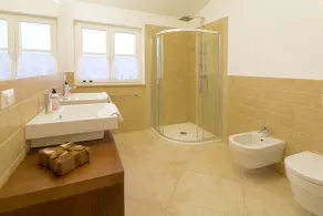 Exclusive luxury villa with swimming pool and barbecue, ideal for families - Image 3