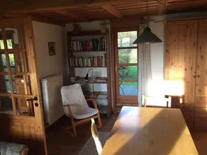 i lugn by läge på en förtrollande trädgård och skogsmark - Image 5