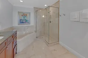 Emerald Grande 🐠🐠Full 3BR ⛱️⛱️ Beach Service Incl ⛵️⛵️ EV Chargers 🦀Above Harborwalk - Image 2