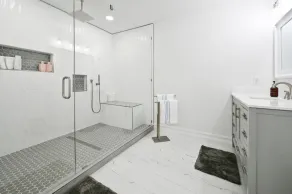 Spacious+Cozy Home, near the beach, heated pool. - Image 5
