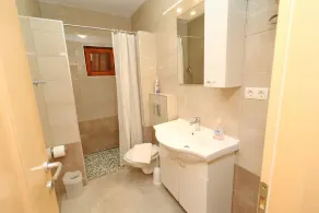 Seaside Apartments Hrka�� - Appartamento Comfort con 1 Camera da Letto con Terrazza e Vista Mare 1 - Image 2