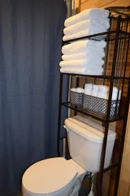 Grand Rivers, KY - Unit A - Cozy getaway with Cabin Charm near KY & Barkley Lake - Image 3