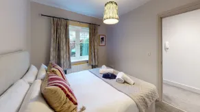 The Woodstock Suite Vanbrugh 7 | Oxford Holiday Lets | 1 Bed & Sleeps 2 - Image 5