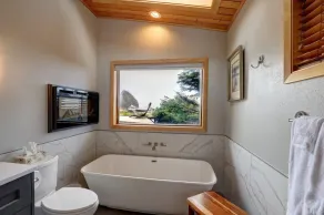 Stunning Ocean-front property, 5 Bedrooms + Den, 3 full Baths, Sleeps 14. - Image 5