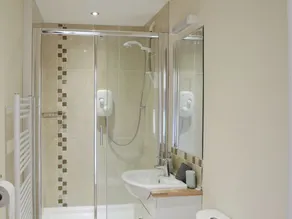 2 Schlafzimmer Unterkunft in Charmouth, near Lyme Regis - Image 4