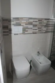 Situata in Zona Centro, Ristrutturata nel 2021 in Stile Contemporaneo - Image 5