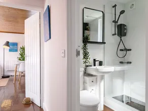 4 Avocet Quay , Emsworth  - sleeps 4 guests  in 2 bedrooms - Image 2