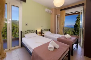 VUE MER ÉTONNANTE VILLA MARILENA - Image 4