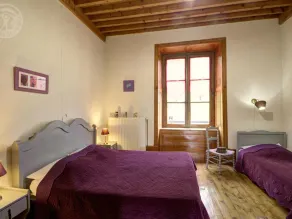 Gîte de charme avec boiseries, cheminée et jardin fleuri à Sauvain - Image 2