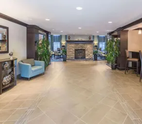 Perfect Location for Your Next Getaway! Convenient Suite w/ FREE Breakfast, Pool - Image 2