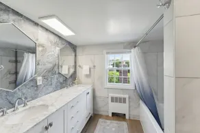 Spacious Home, Sunny Pool, Fantastic Yard - Minutes Walk to Beach! - Image 4