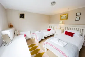 Charmerende sommerhus, 5 minutters gang til stranden, gratis passerer til slottet - Image 3