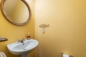 Old Canal Getaway - Stay for 6 - Image 5
