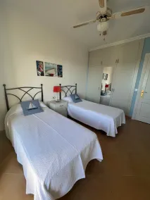 Intimate luxury villa 5 minutes' walk from the beach in a quiet location - Image 5