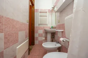 Chambre 'Appartamento 1 - Stanza 12' avec Terrasse partagée, Wi-Fi et Climatisation - Image 2