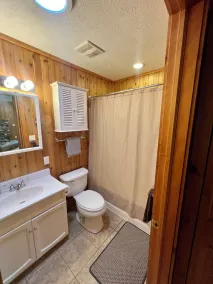 Betsie River Cabin - några minuter från Crystal Mountain Spa & Resort, Hot Tub, Kanot - Image 3