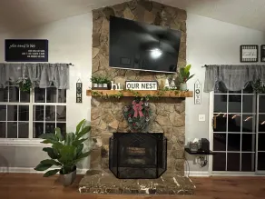 NEWLY remodeled house. Close to Vineyards & Lake Lanier - Image 3
