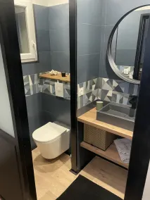 Charmant Studio Avec Jacuzzi et Terrasse - Image 3