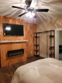8 min from downtown, 13 min from Airport - Image 5