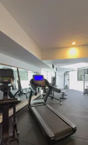 Lakes Hotel - Image 2