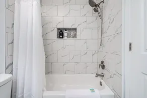 Spacious 2 bedroom condo - Image 4
