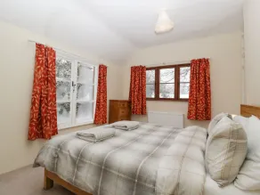 THE OLD RECTORY, pet friendly, with a garden in Presteigne - Image 5