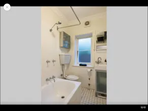 Free parking & 3 min walk to beach! - Image 2