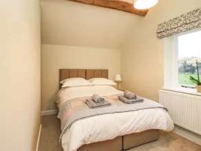 THE BARN, pet friendly, character holiday cottage in Shawbury - Image 5