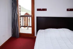 Pied des pistes de ski, piscine, sauna, hammam, terrasse, balcon, casier à ski, 43m², Les Orres - Image 3