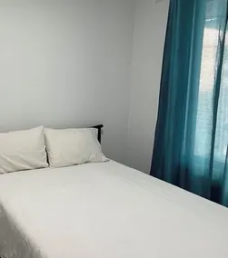 Beach Stay on Ormsby. Two bedroom unit with secure backyard.   - Image 3