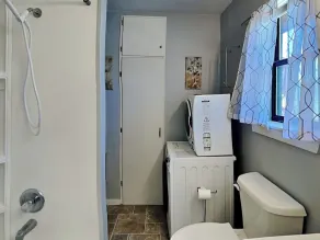 Knotty Pines Cabin - Image 4