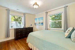 Sommerhus med adgang til Vancouver Lake! Hyggeligt, rent og behageligt! - Image 5